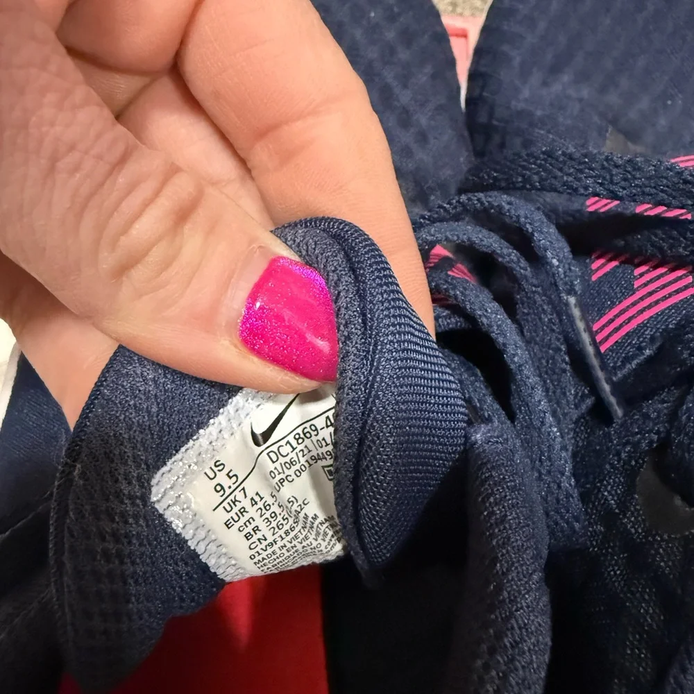 Nike Dark Blue and Hot Pink Sneakers - Picture 5 of 6